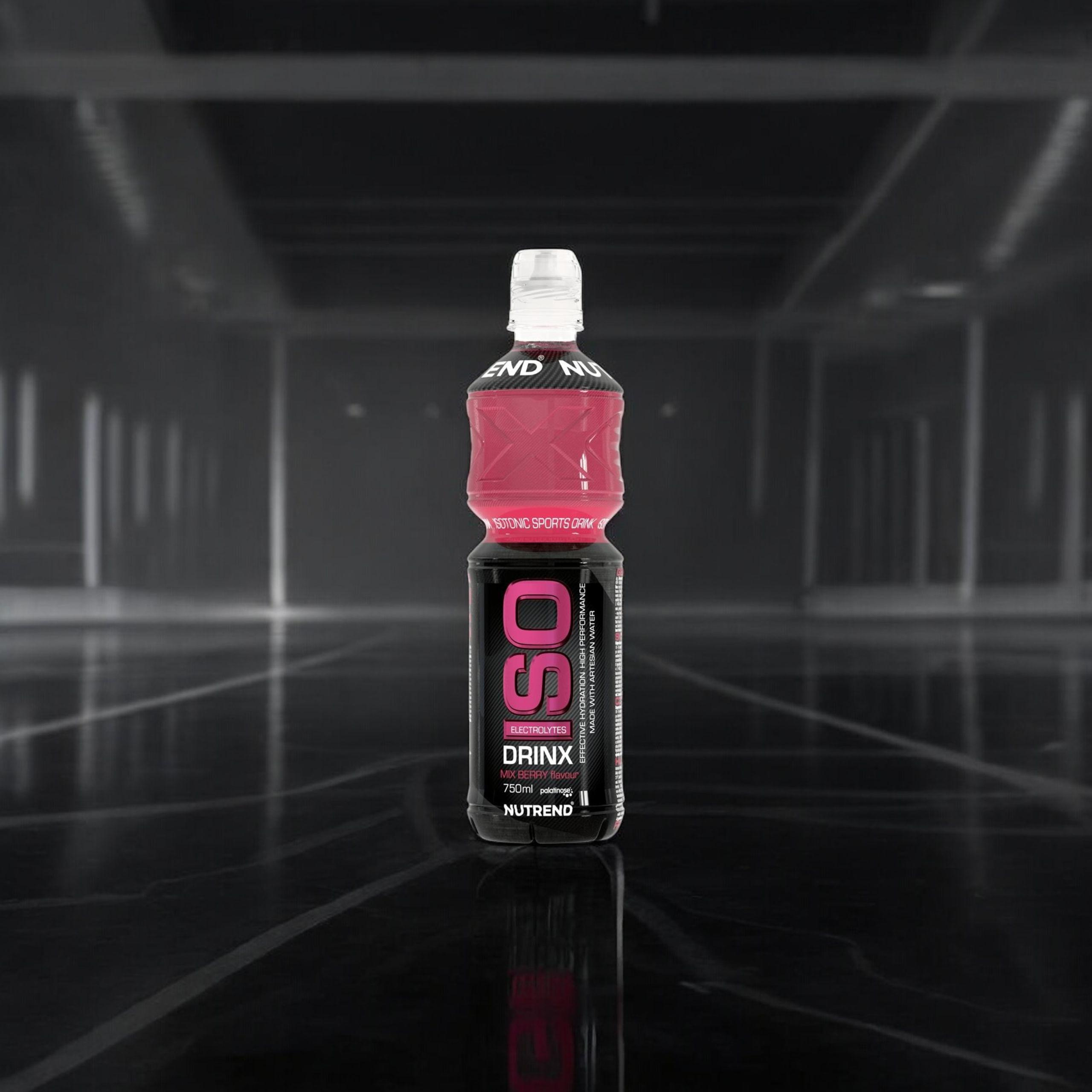 NUTREND - Isodrinx - 750ml - Mix Berry - WYPRZEDAŻ - 14-05